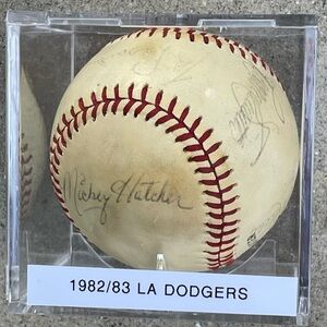 Vtg 1982/83 LA Dodgers 7x Signed Baseball Tommy Lasorda Hatcher Reuss Smith Howe